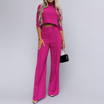 Elegancia Atemporal: Top Crop y Pantalón Fluido